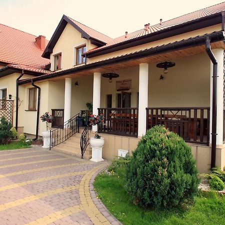 Pokoje Goscinne Anna Airport Modlin Nowy Dwór Mazowiecki Esterno foto